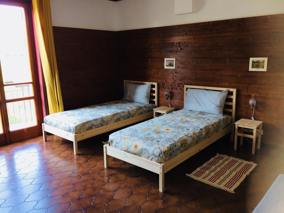 Tana Dell'Elfo B&B Гави Екстериор снимка